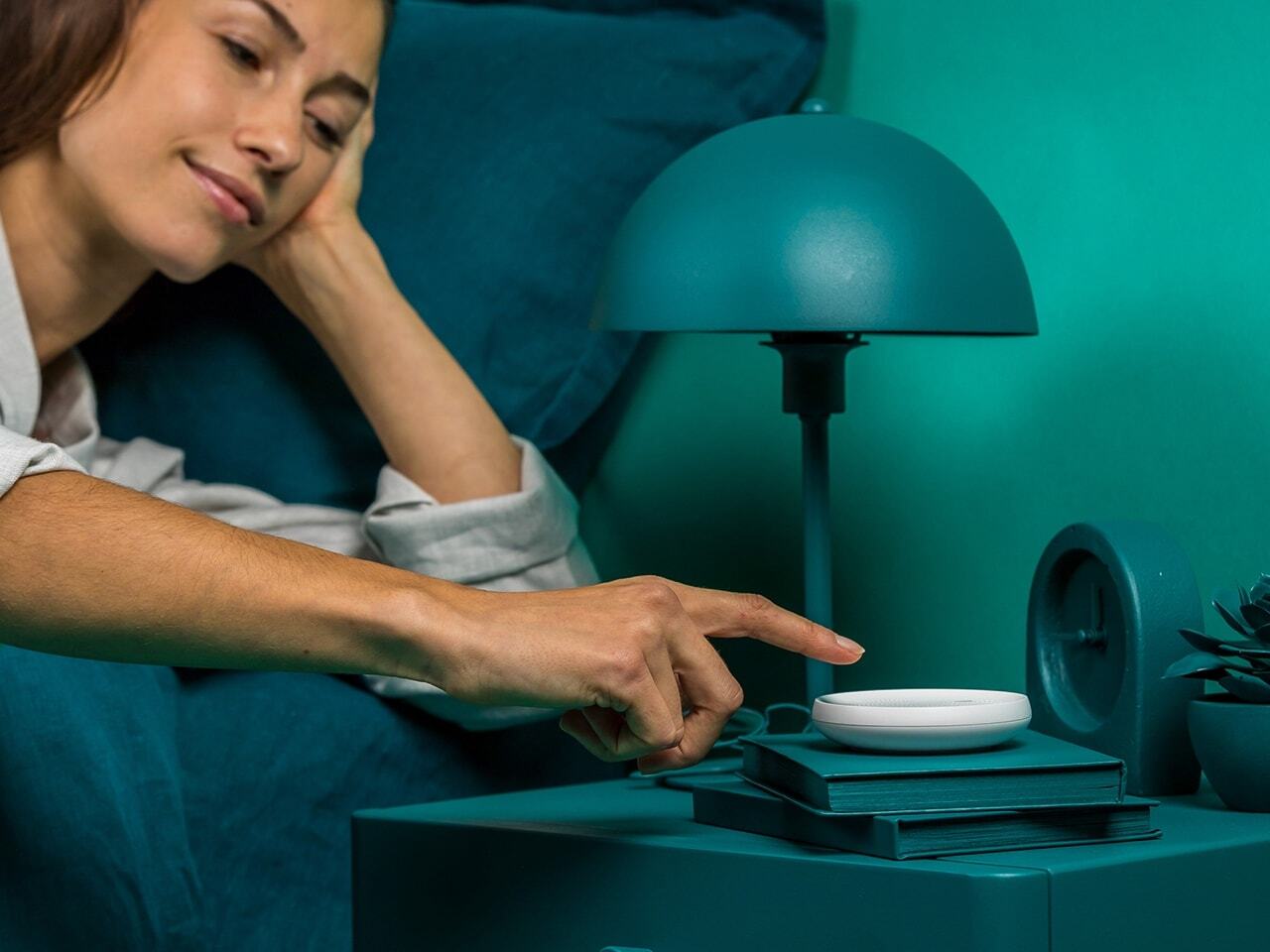 6 Brilliant Amazon Gadgets You Never Knew Existed | Dodow Sleep Aid Device